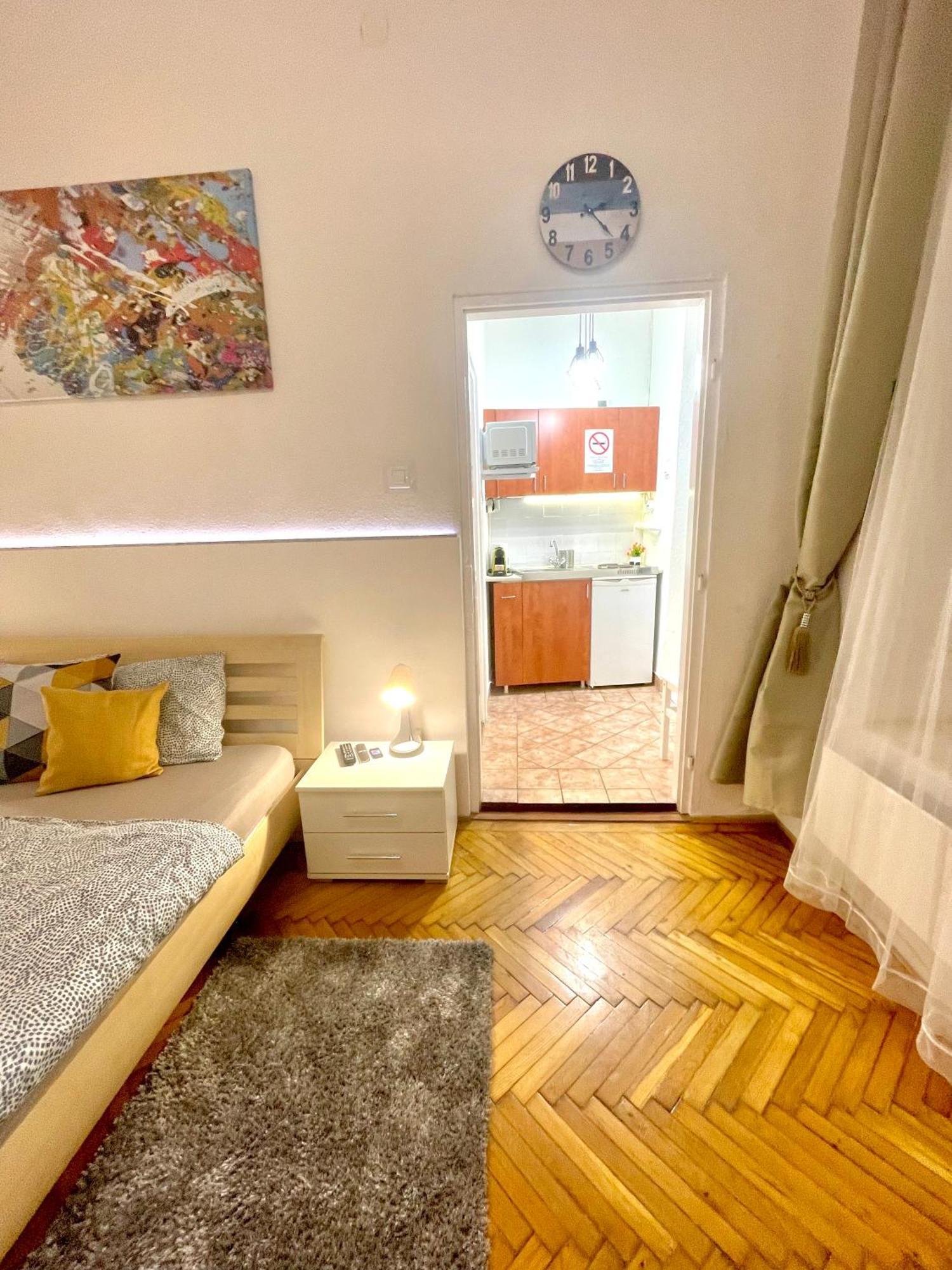 Small Cosy Apartment Near The Famous Westend City Center Budapest Exterior foto