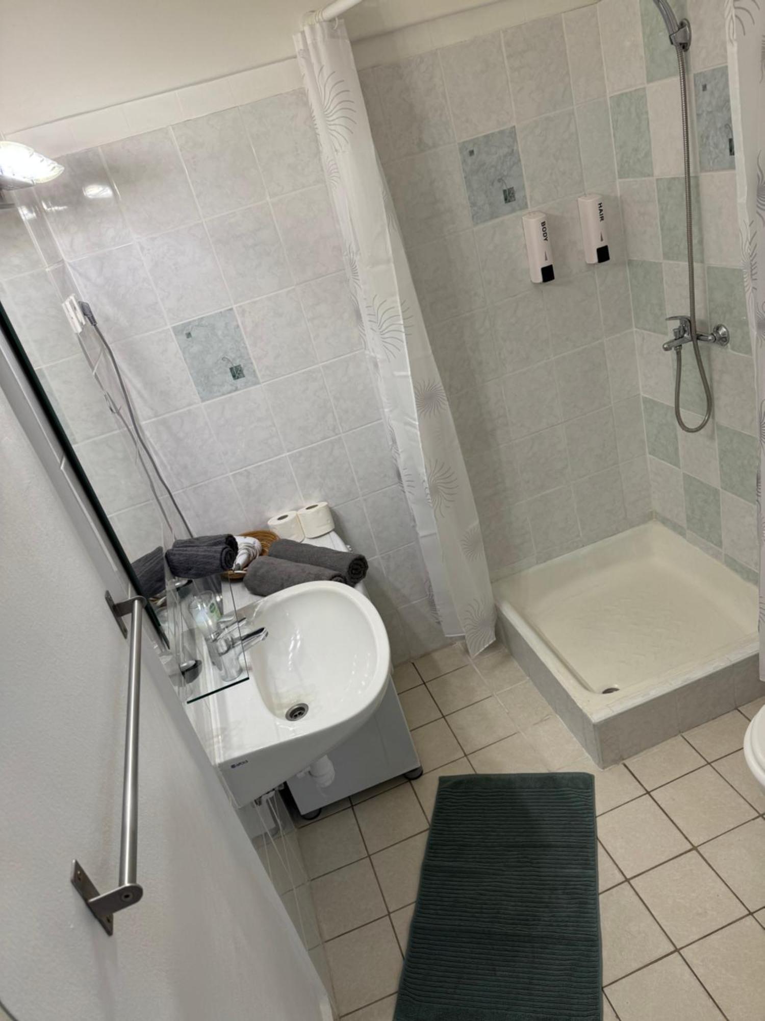 Small Cosy Apartment Near The Famous Westend City Center Budapest Exterior foto
