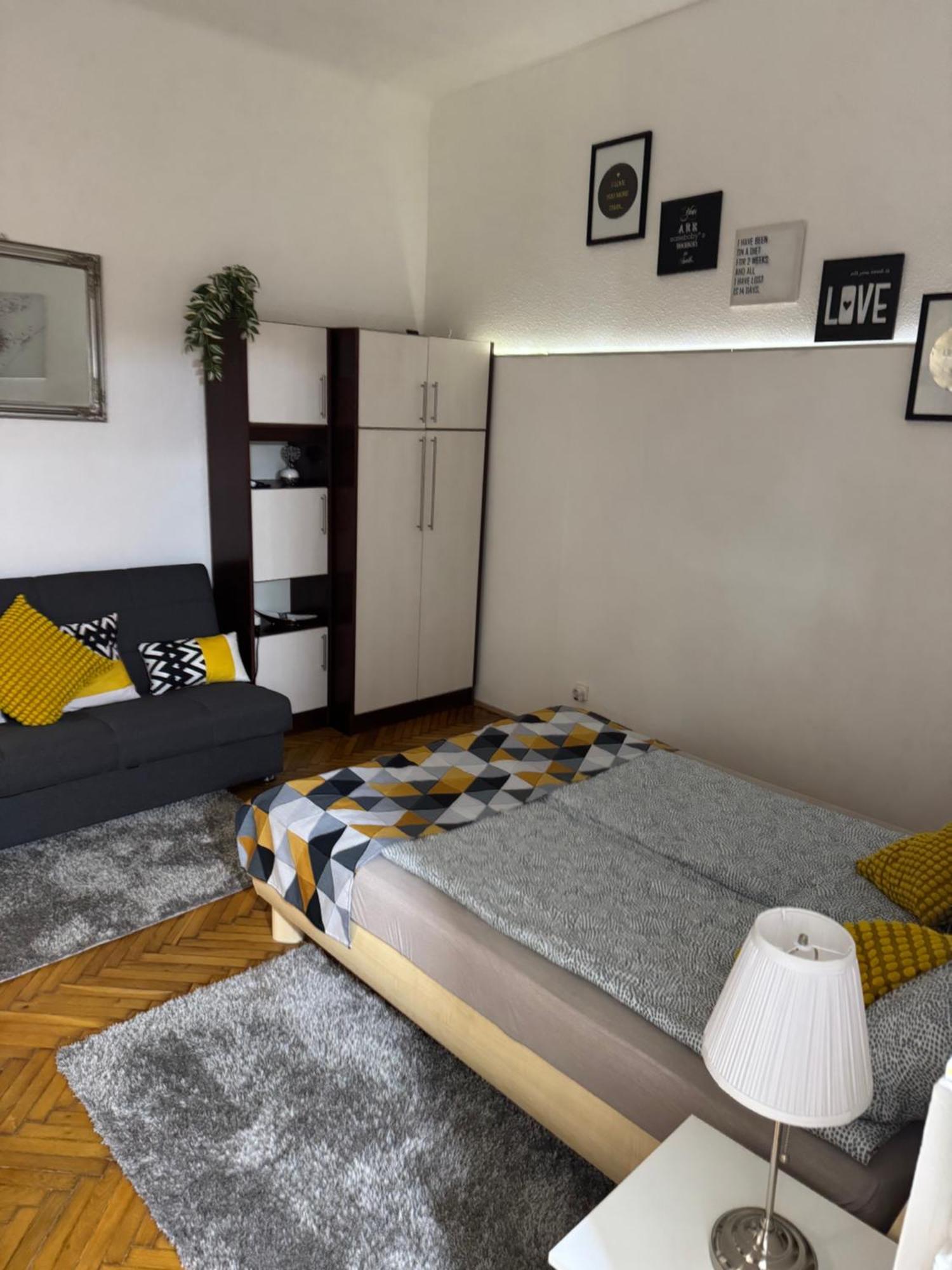 Small Cosy Apartment Near The Famous Westend City Center Budapest Exterior foto